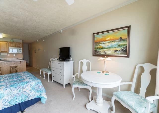 Beachfront studio bedroom