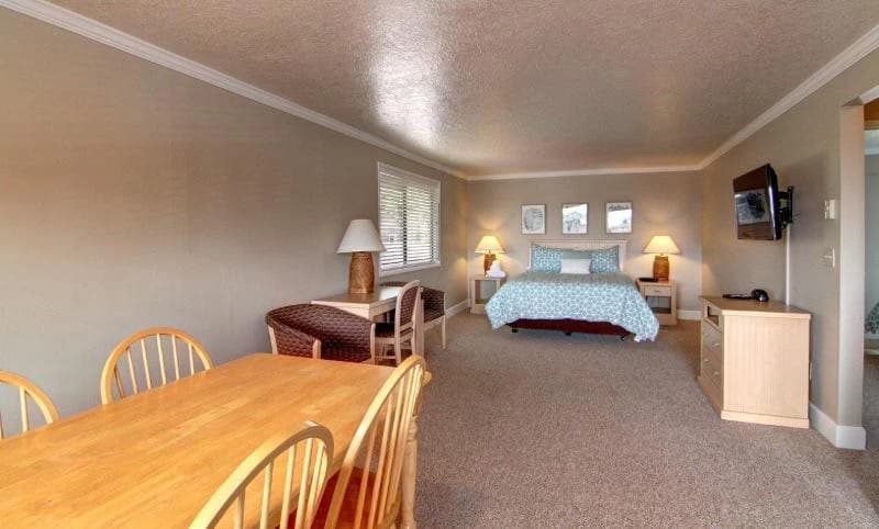 Master bedroom suite