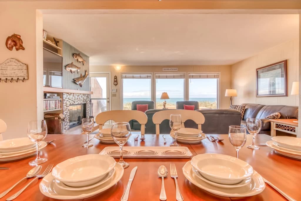 Ocean-view dining room