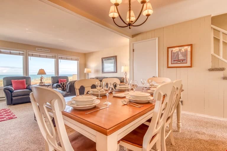 Ocean-view dining room