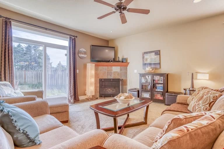 Spacious living room with fireplace