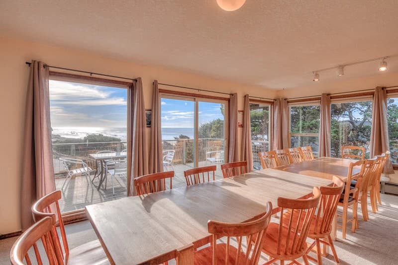 Ocean-view dining room