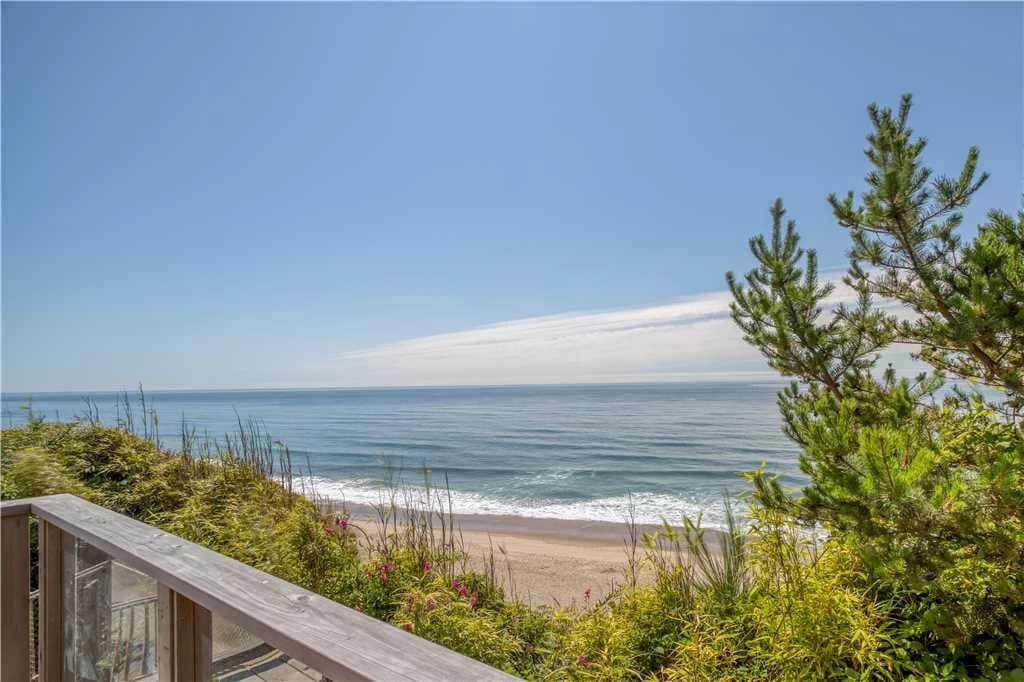 Ocean view deck