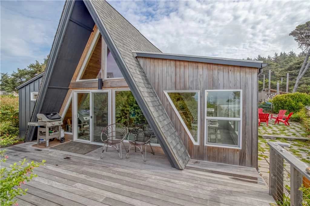 Holiday Beach House - Hot Tub