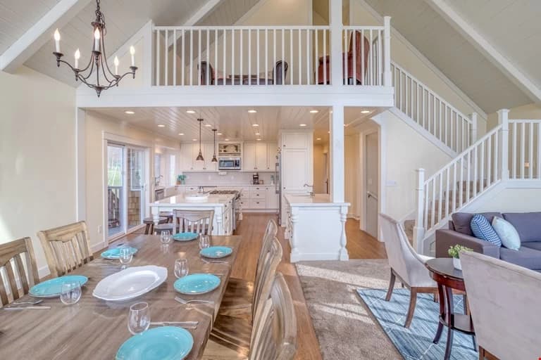 Open-concept dining and kitchen