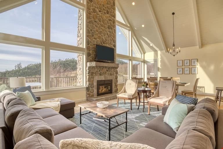 Mountain-view living room