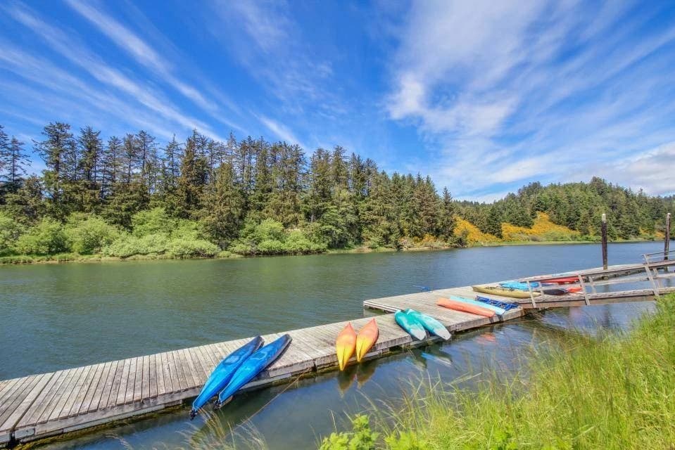 Lakefront dock with kayaks