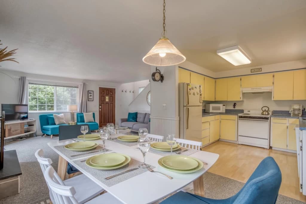 Open-concept dining and kitchen