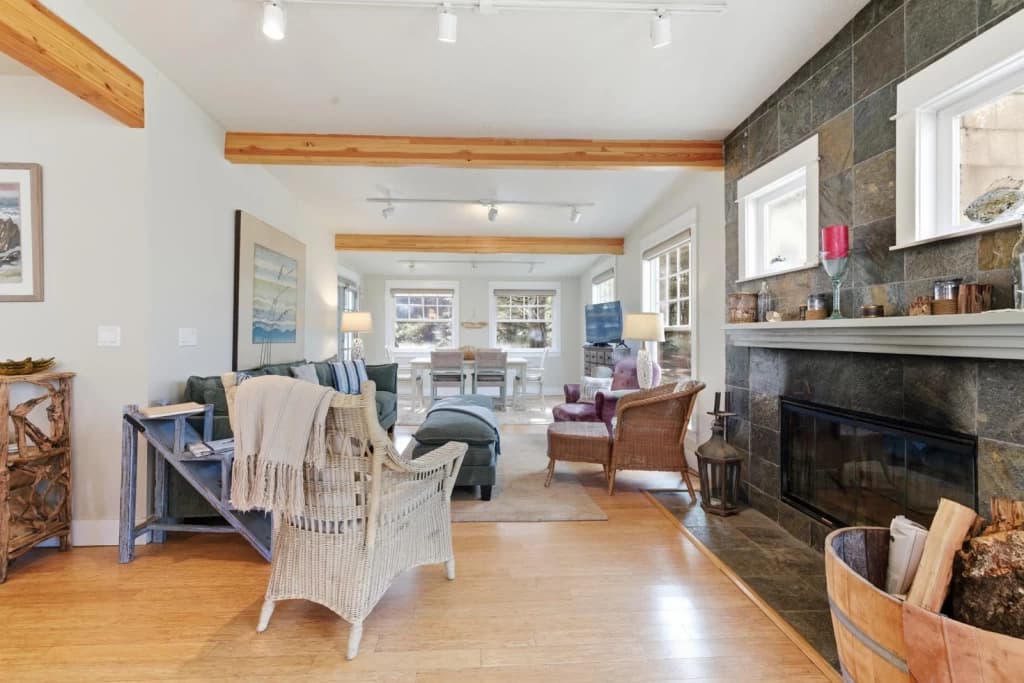 Living room with fireplace