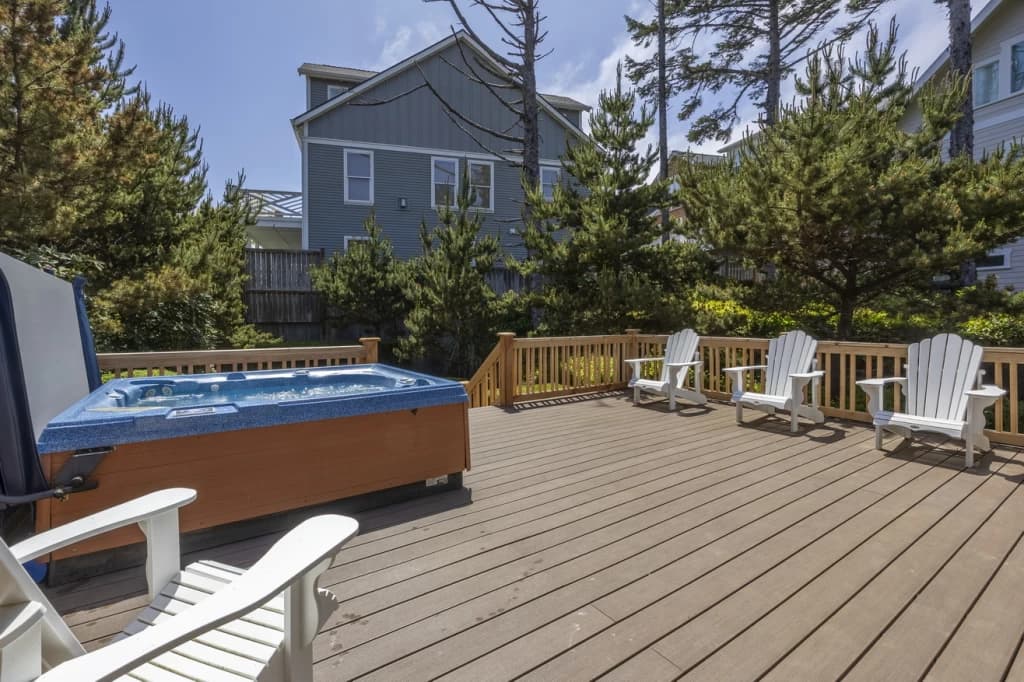 Spacious deck with hot tub