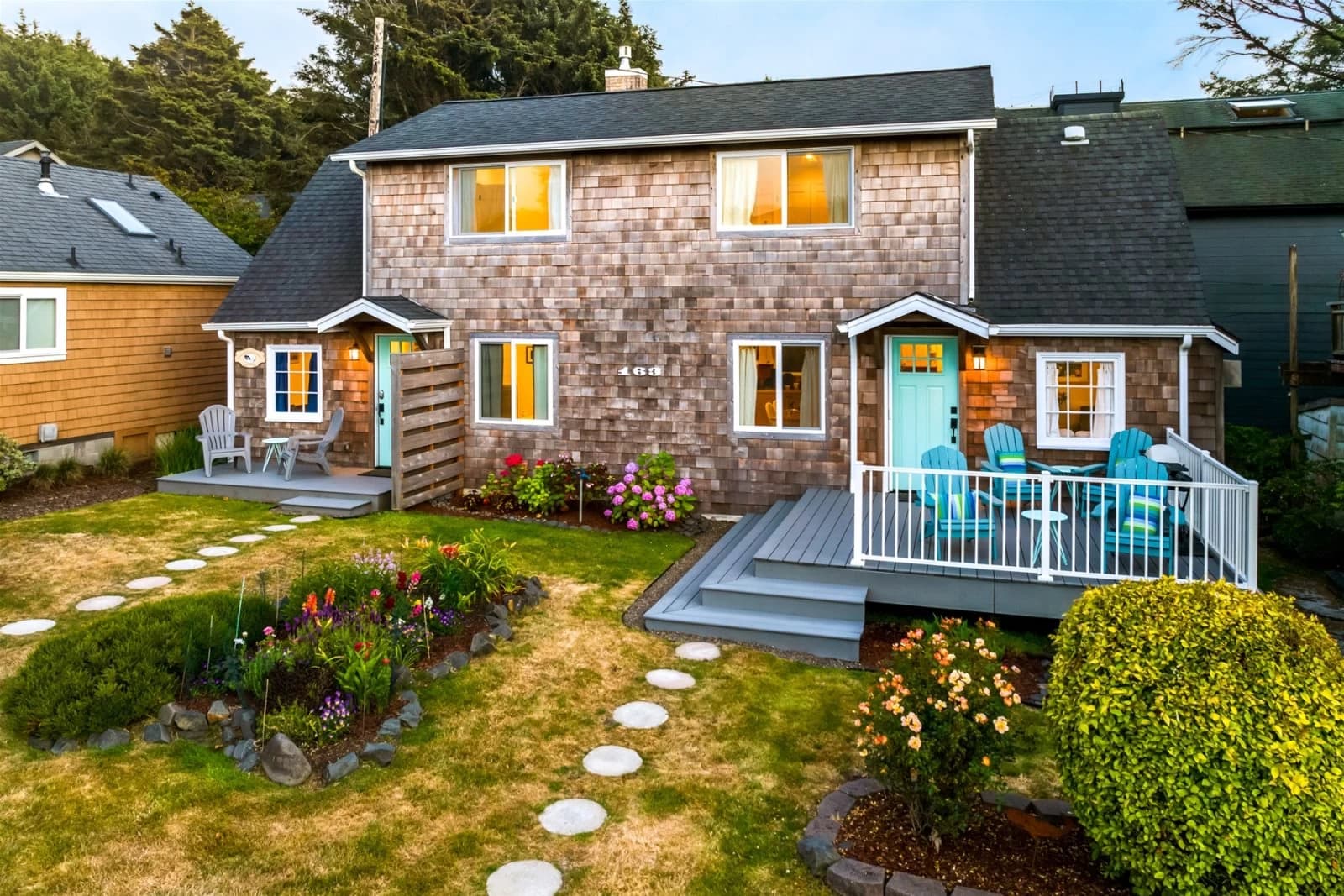 Left Coast Hideaway - New! Steps from the Sand — Backyard garden and deck