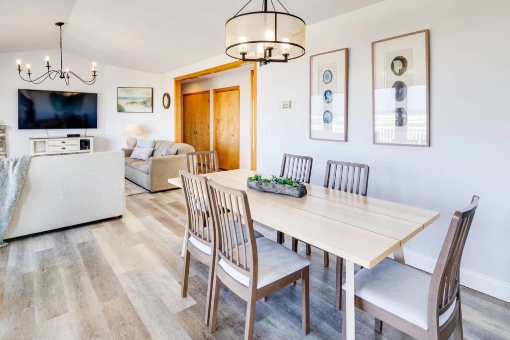 Beach Time - Hot Tub, Dog Friendly, Oceanfront — photo 4