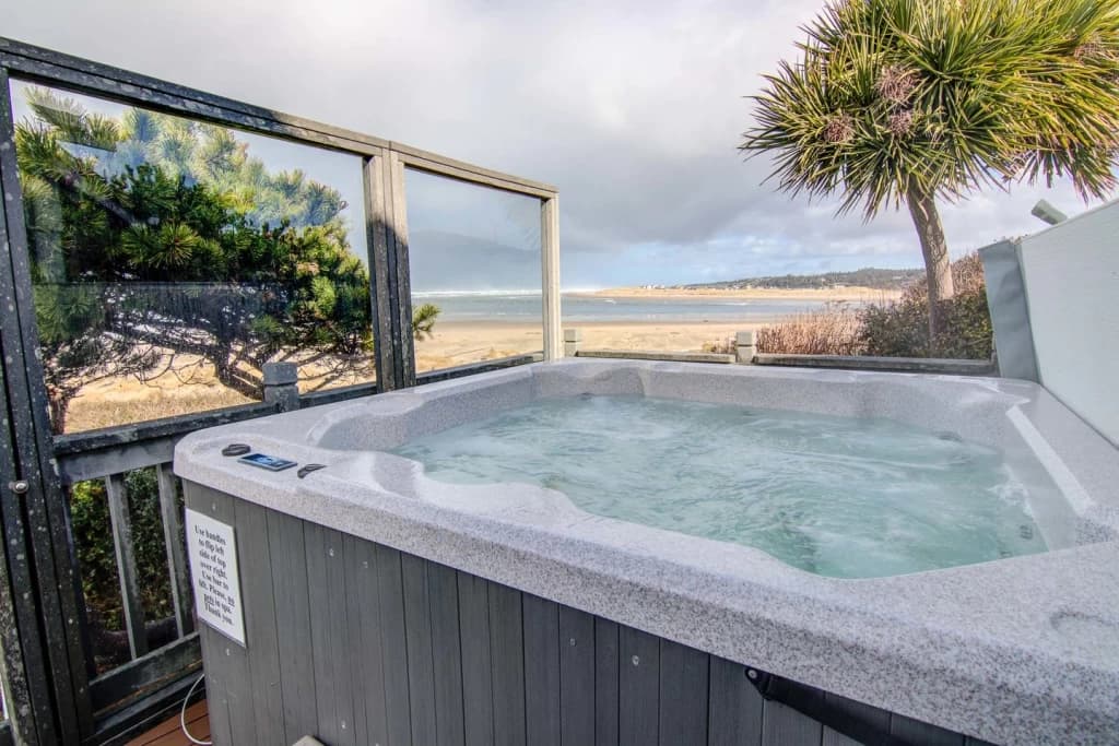Corona Del Pacifico - Oceanfront, Hot Tub, Sunroom — photo 4