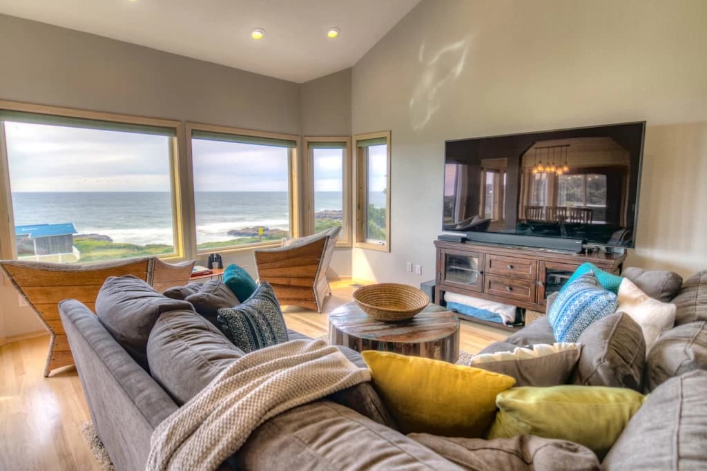 Big Wave Lodge - Dog Friendly, Hot Tub, Ocean View — photo 2
