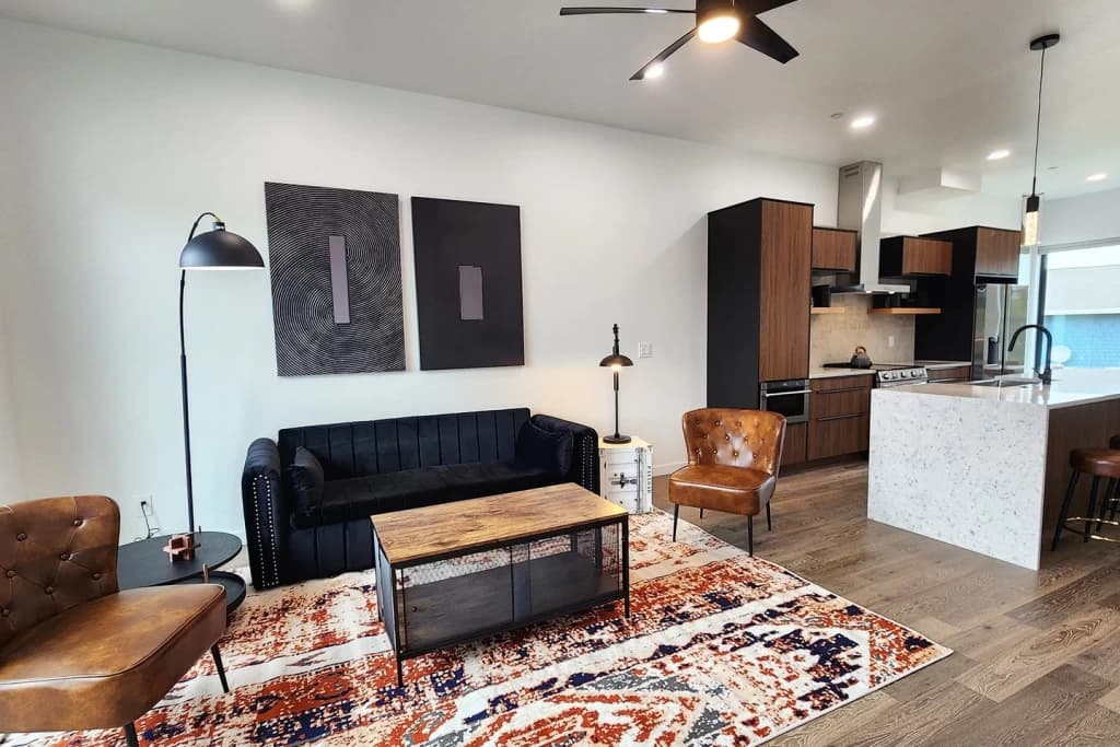 Steel & Surf - Hot Tub, Pet Friendly, Bay Front! — photo 3