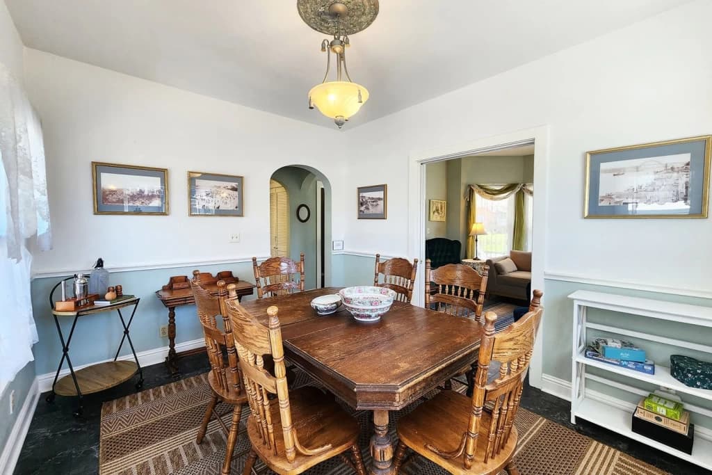 Formal dining room