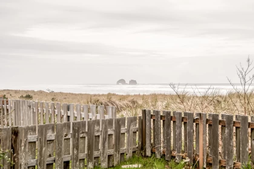 The Hamptons - Direct Beach Access
