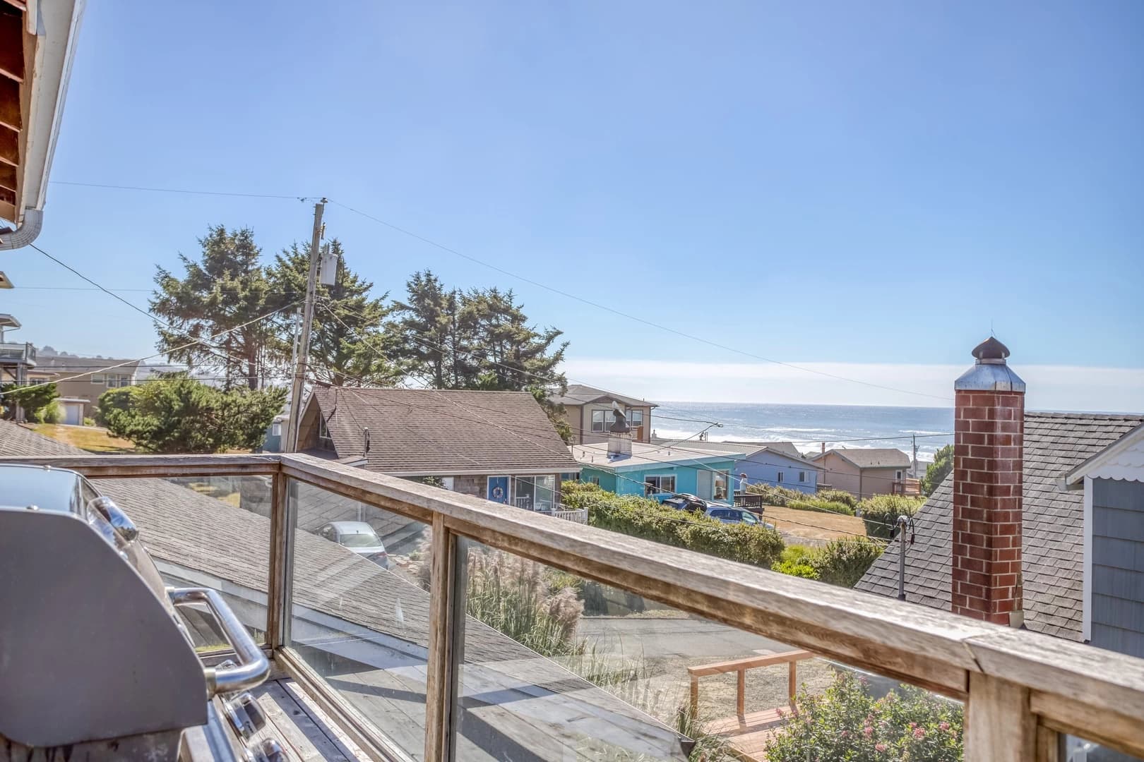 Roads End Roost - Hot Tub, Fenced Yard