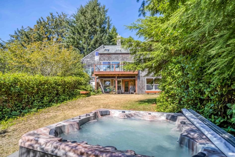 Otter Rock Hideaway - Hot Tub, Private Beach Access