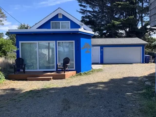Woodley Beach House - Just 2 Blocks to Beach Access!