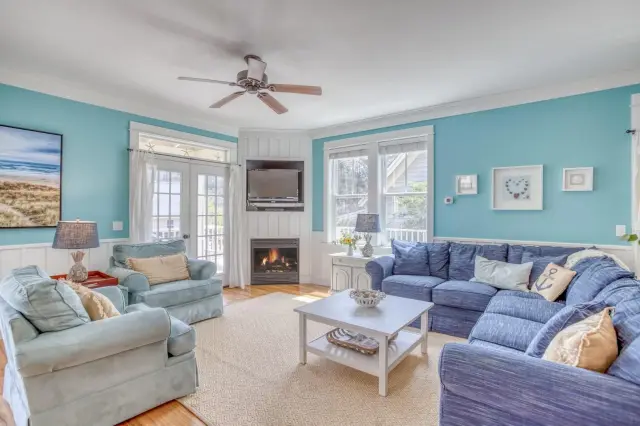 Beach Dreams - Hot Tub, Pet Friendly, Olivia Beach