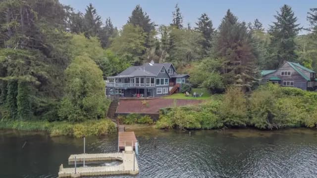 Laurel Haven - Devils Lake, Hot Tub, Game Room, Kayaks