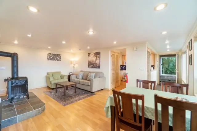 Agate Beach Oceanfront Suite B