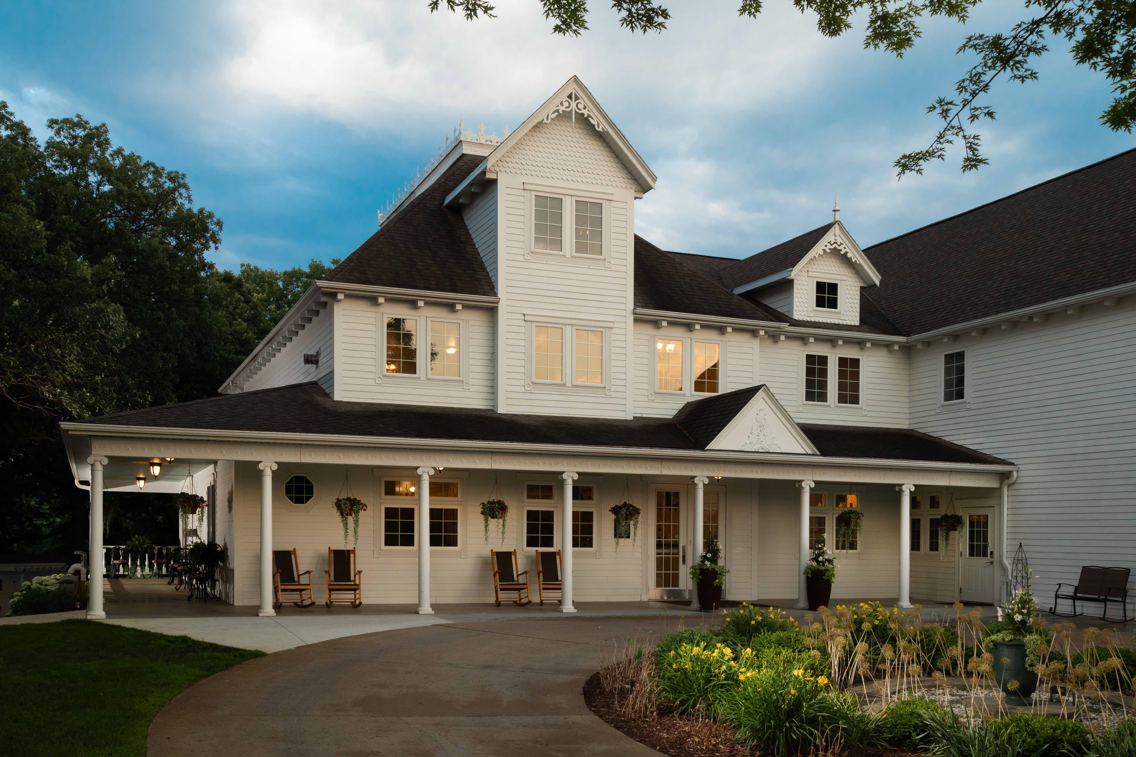 The Oakwood Inn Okoboji