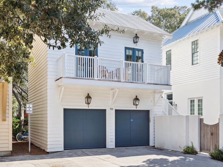 90 N Cartagena Carriage House