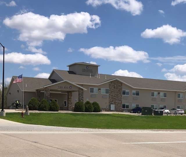 Okoboji Inn & Suites