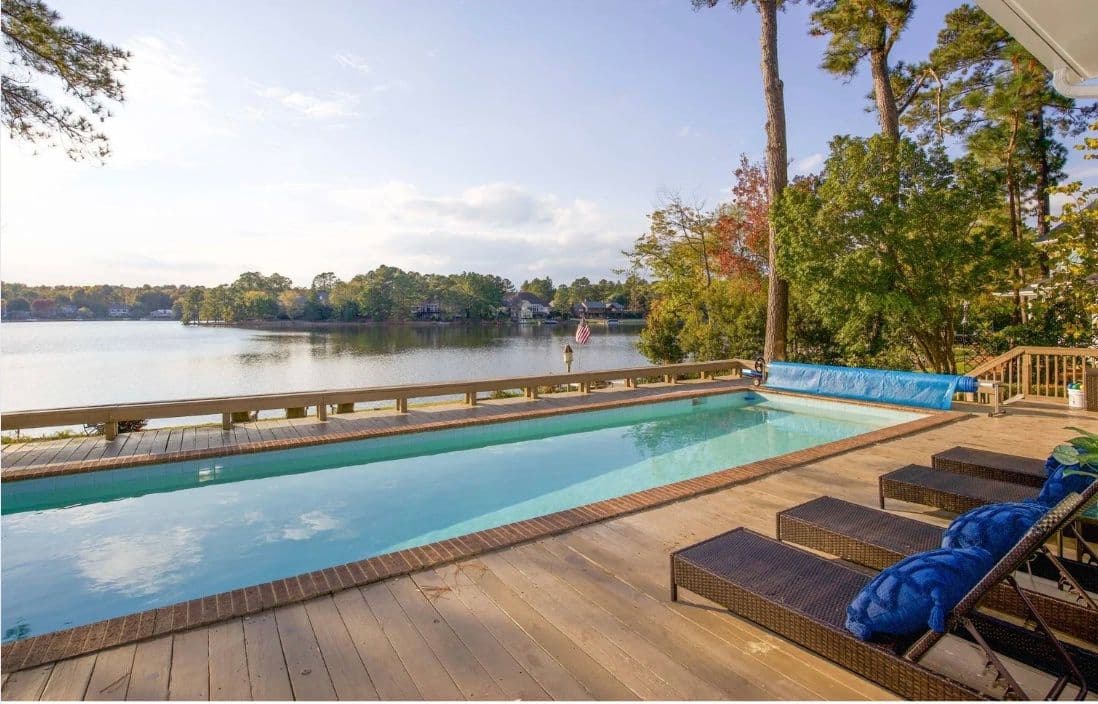 235 SW Lake Forest
