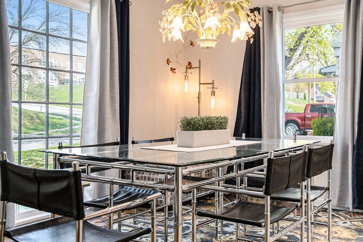 Stylish 4BR Escape, Near Omaha Attractions!