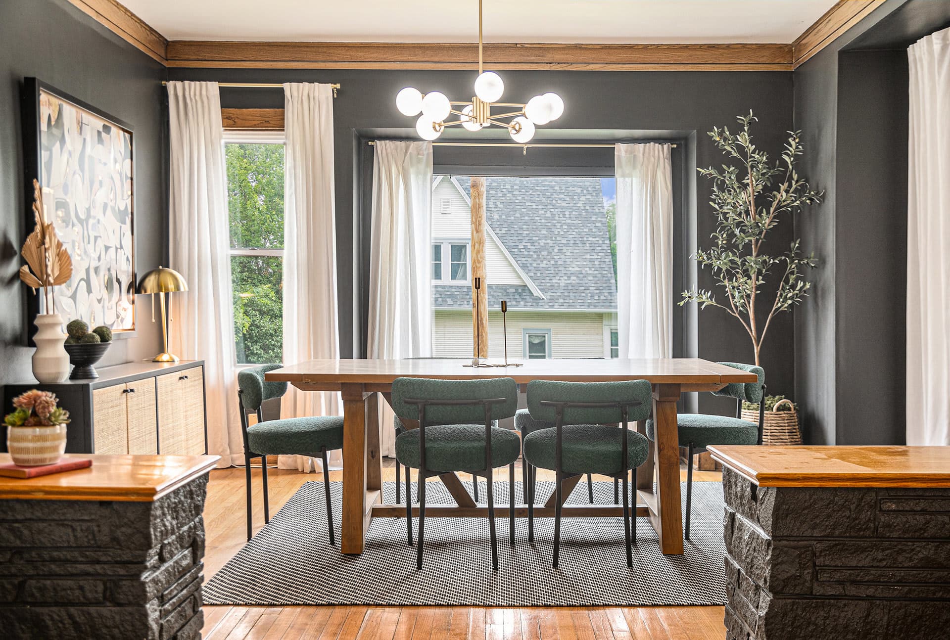Spacious 5BR Boho Home, 5 Minutes to UNMC!