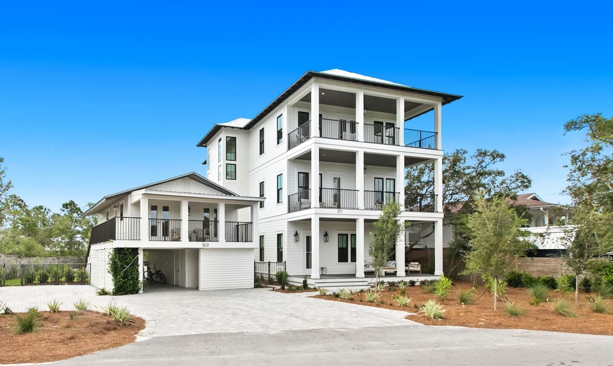 169 Lakeview Drive